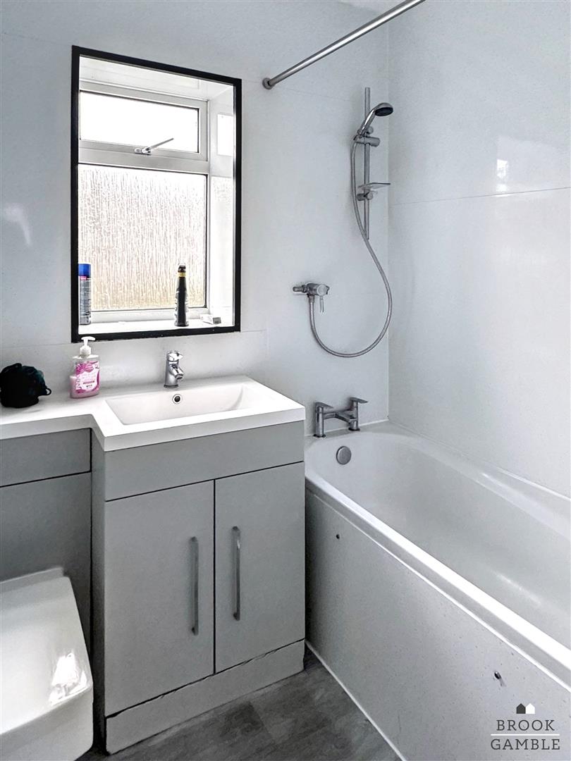 3 Bedroom House - End Terrace. Avard Crescent in Eastbourne, East Sussex 15